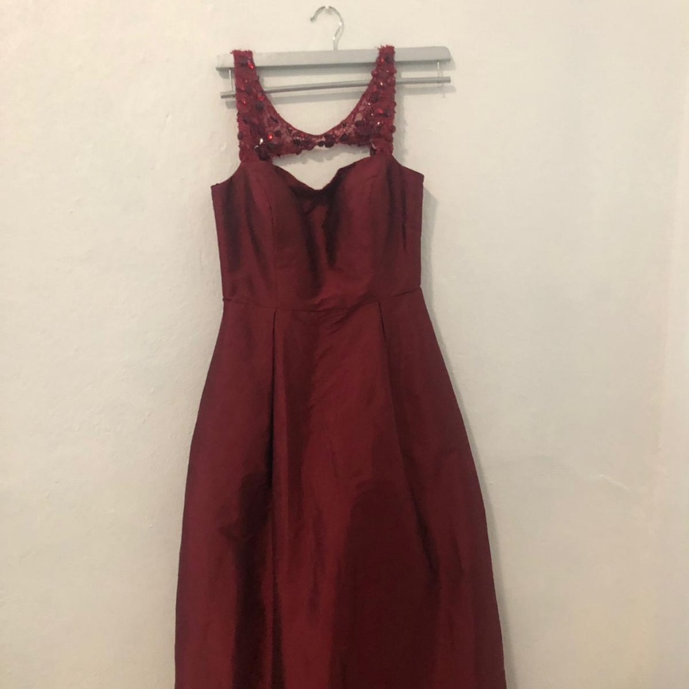 Perfect Red Dress - Picture 2 of 3